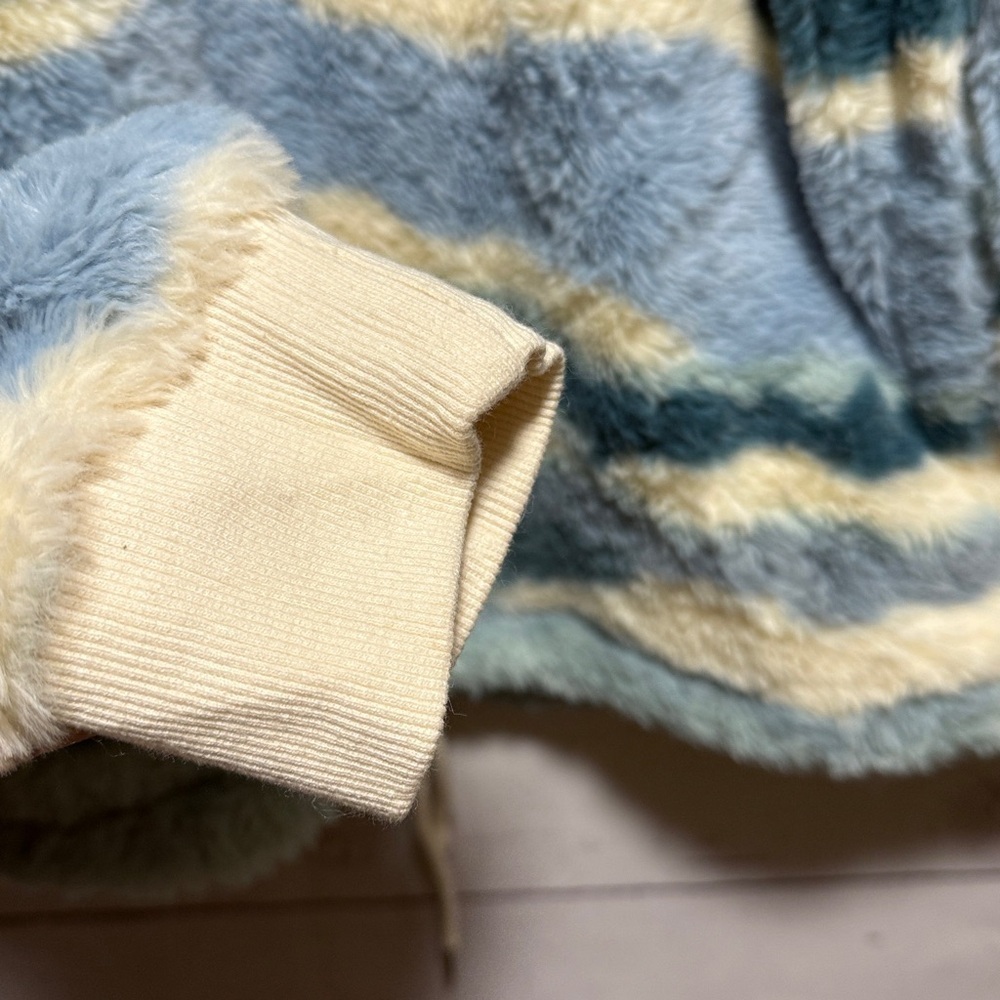 Mountain and isles sherpa Pullover - Picture 4 of 5